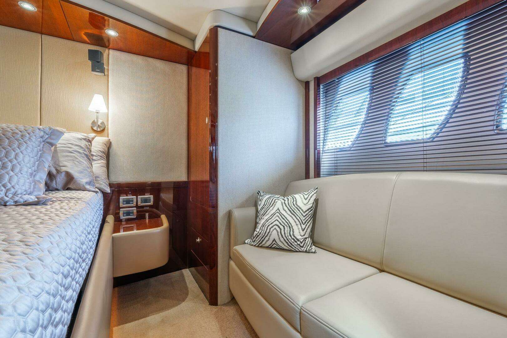 2008 Sea Ray 60 Sundancer - Image 52