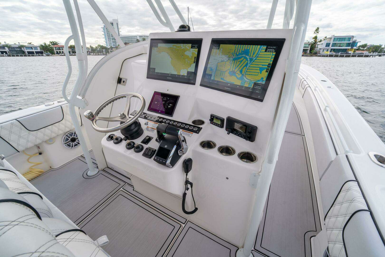 2023 Contender 39 Fisharound - Image 8