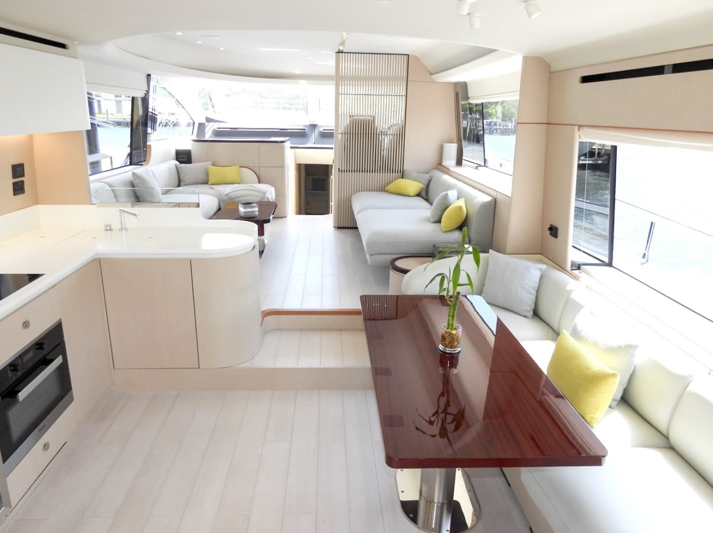 2023 Azimut Fly 68 - Image 7