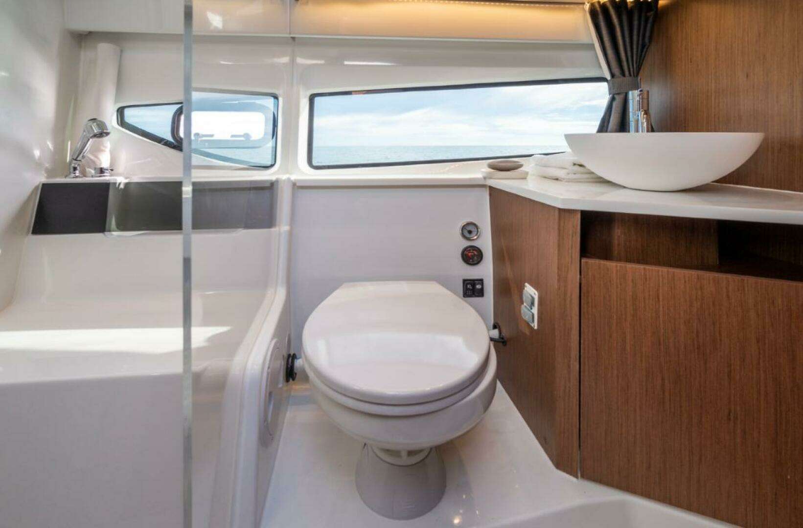 2026 Beneteau Antares 11 - Image 16