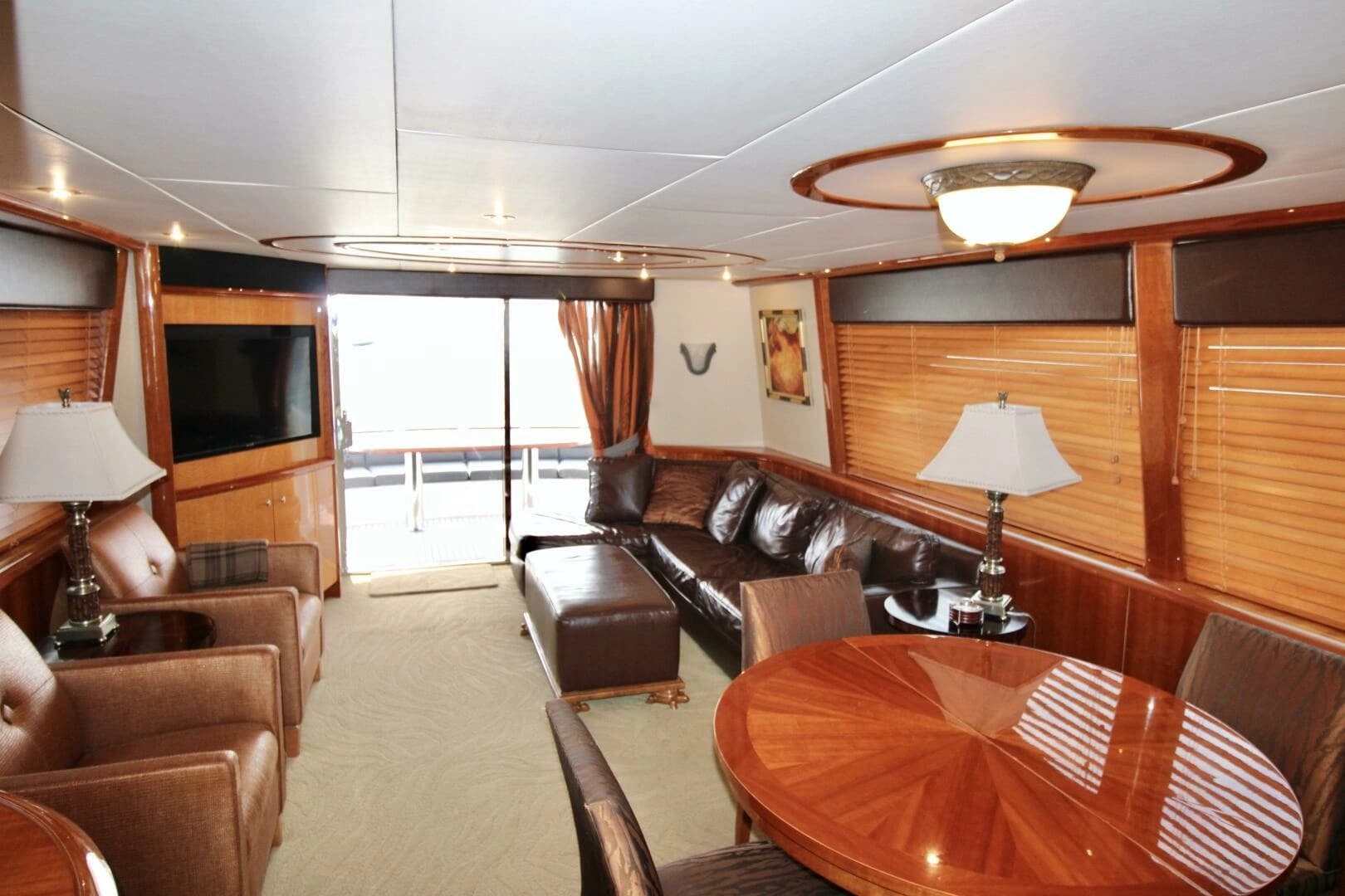 2007 Lazzara Yachts 74 Motor Yacht - Image 4