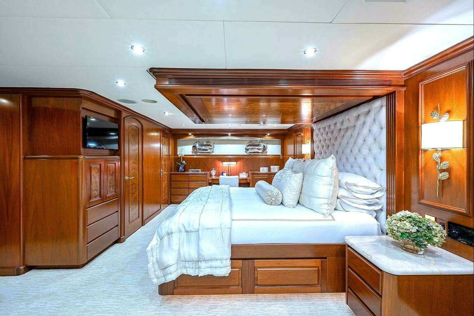 2000 Christensen Raised Pilothouse MY - Image 10