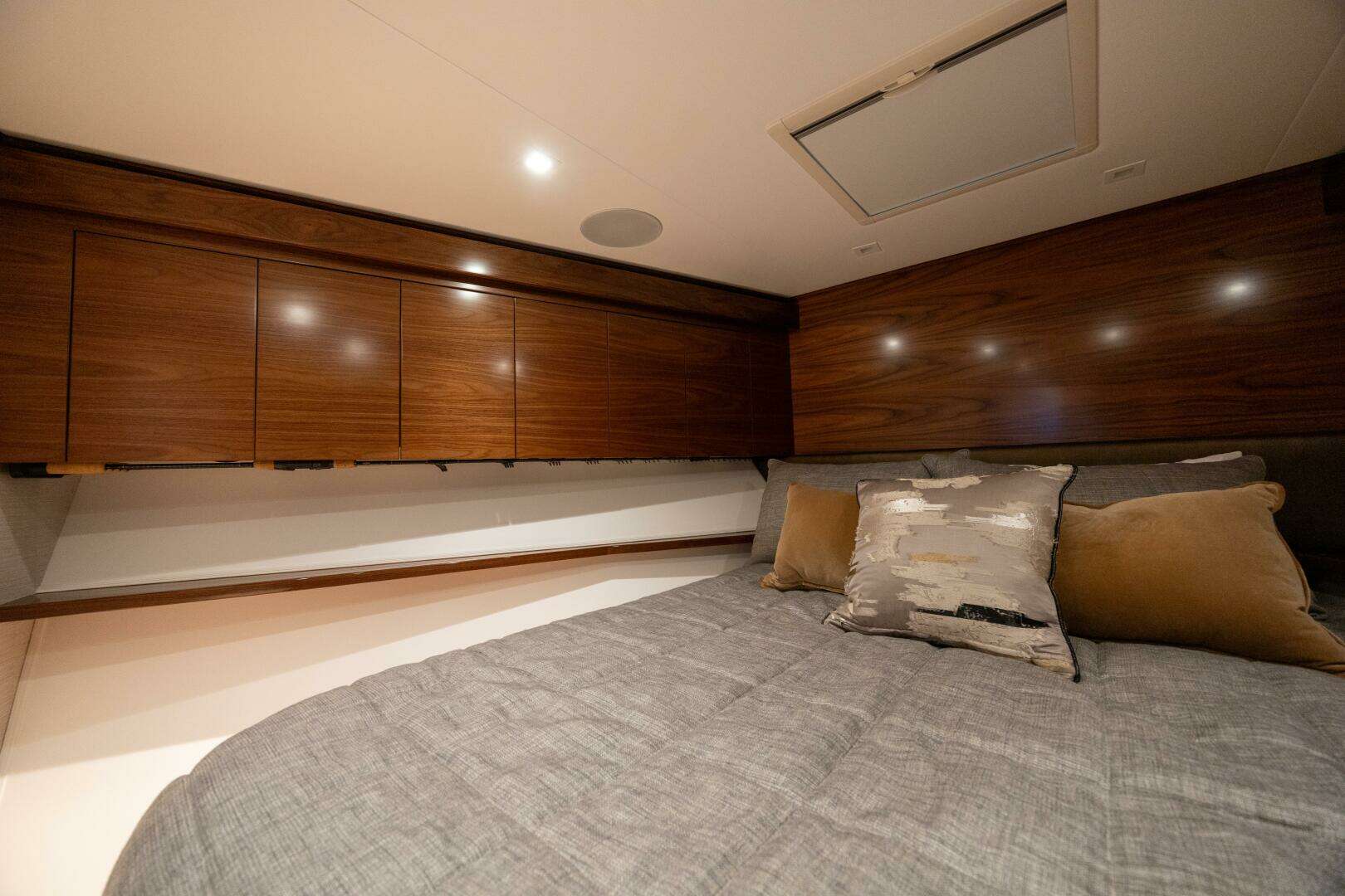 2025 Viking 82 Convertible - Image 25
