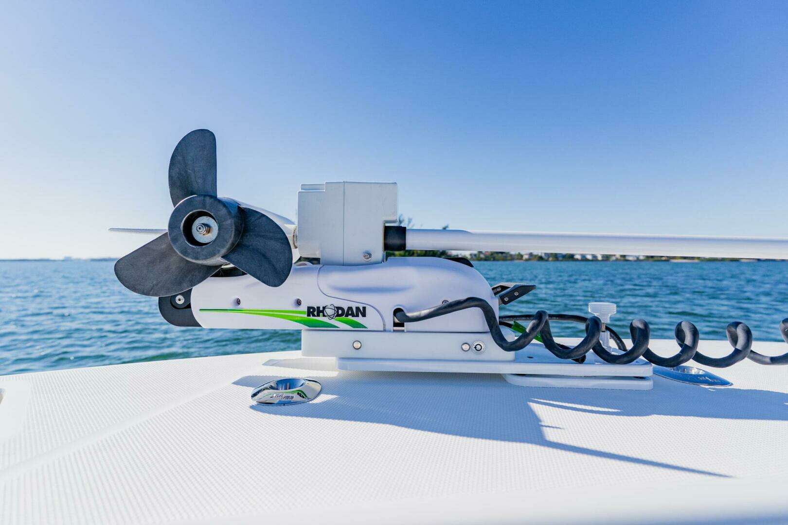 2025 SeaVee 370z - Image 10