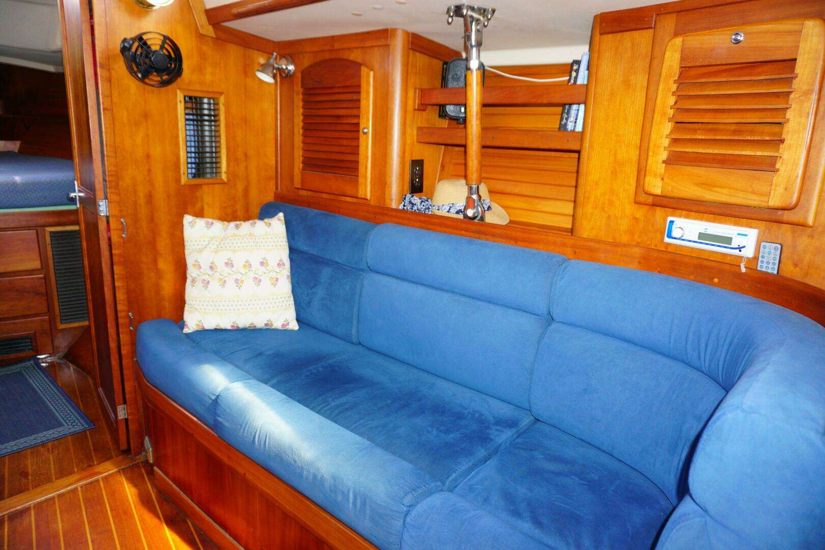 1998 Sabre 402 - Image 13