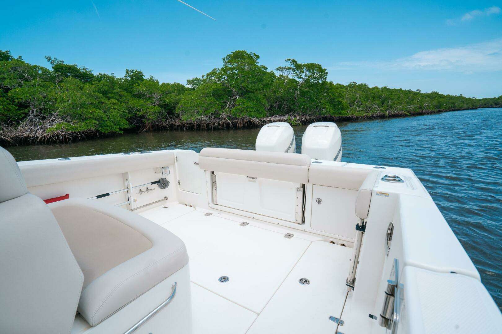 2019 Boston Whaler 330 Outrage - Image 15