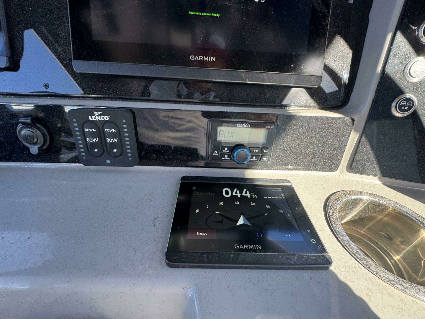 2023 Robalo R270 Center Console - Image 25