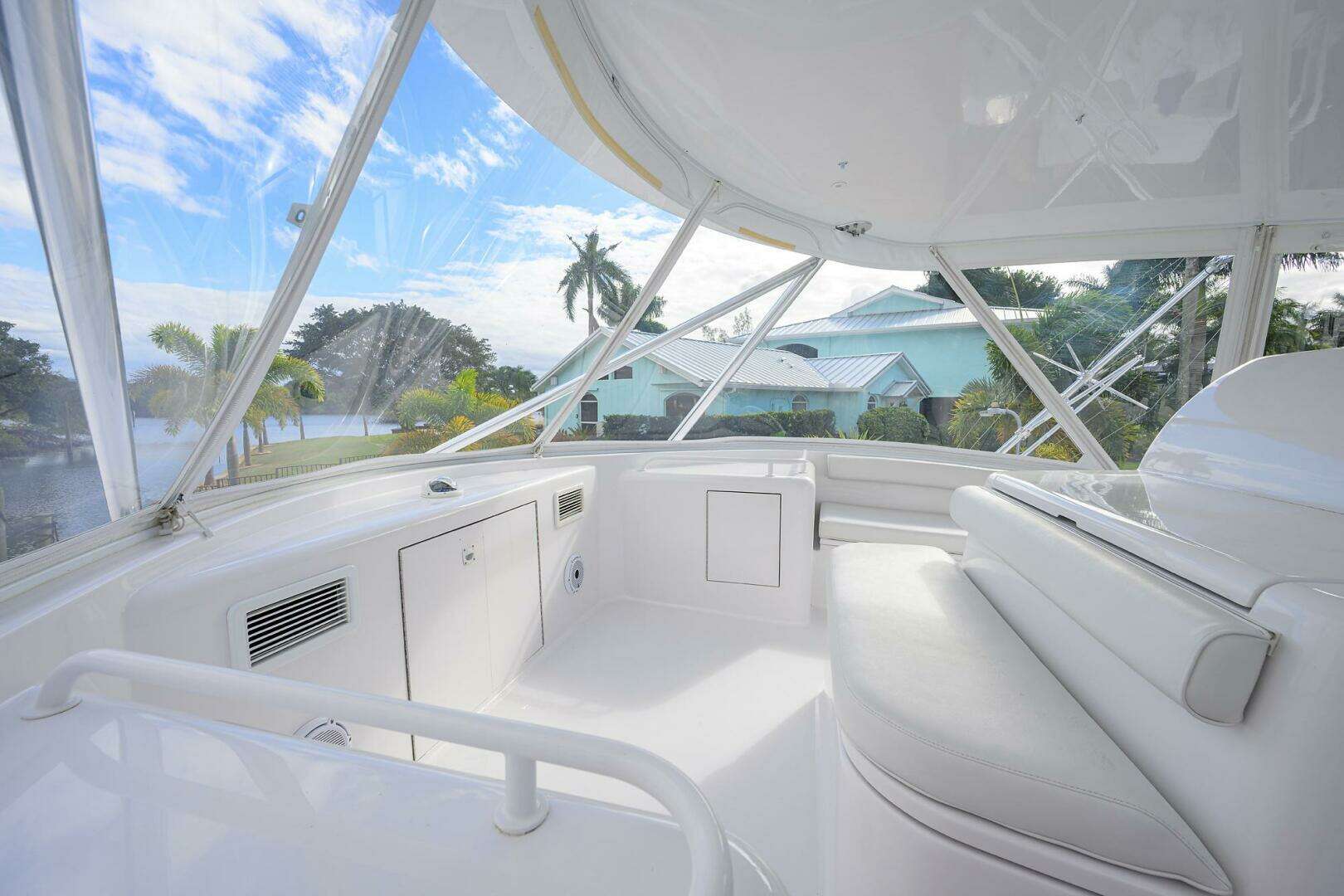 2013 Hatteras GT63 - Image 28