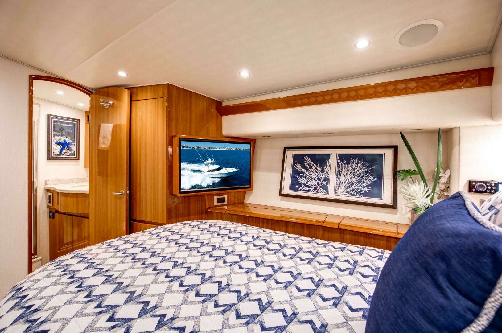 2018 Viking 48 Convertible - Image 8