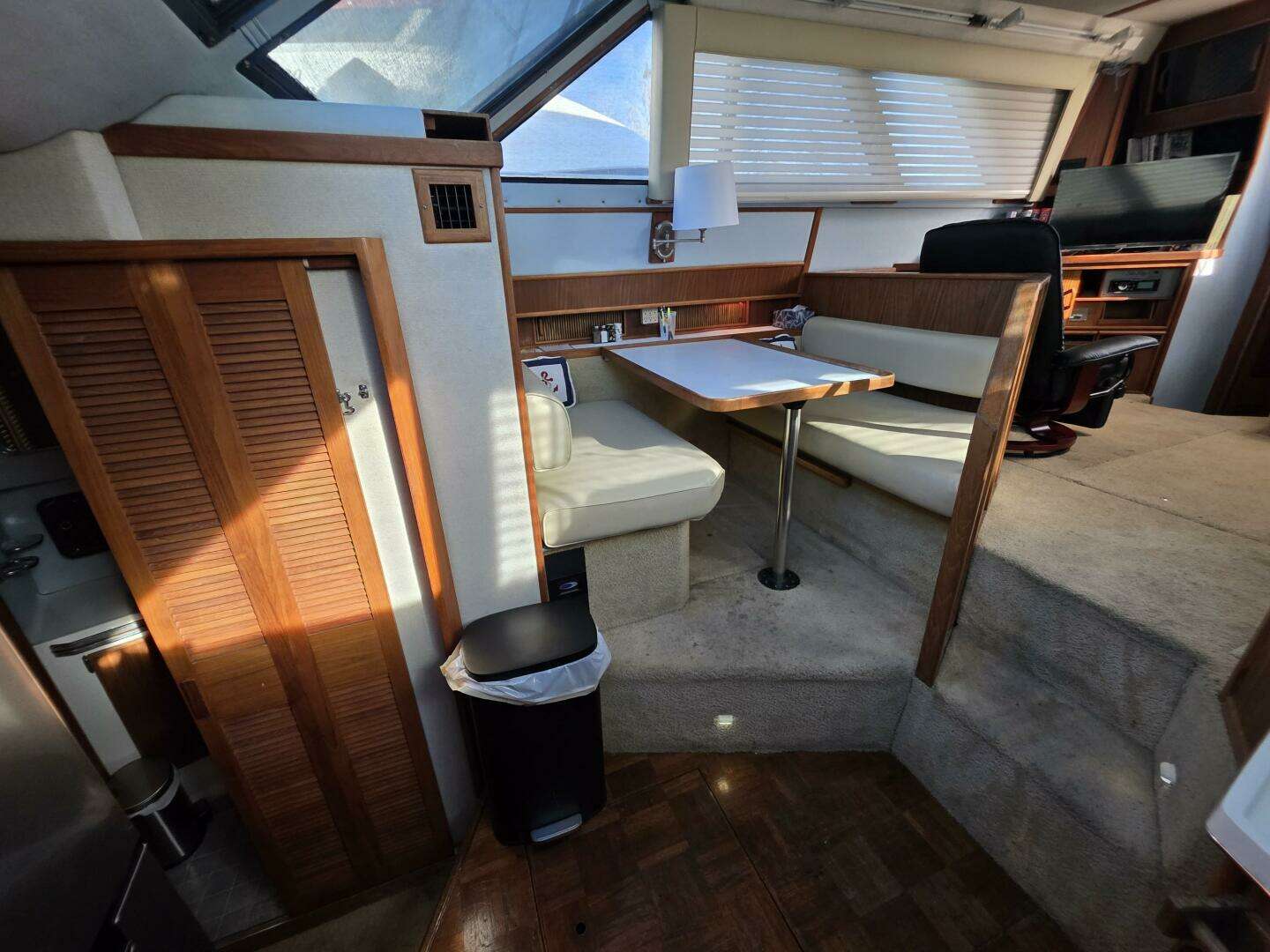 1988 Sea Ray 415 - Image 29
