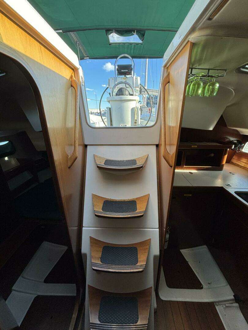 1997 Beneteau Oceanis 351 - Image 14