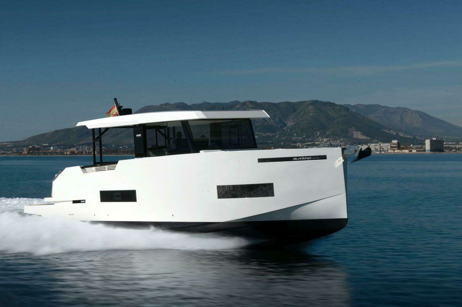 2026 De Antonio Yachts 50 Coupe - Image 10