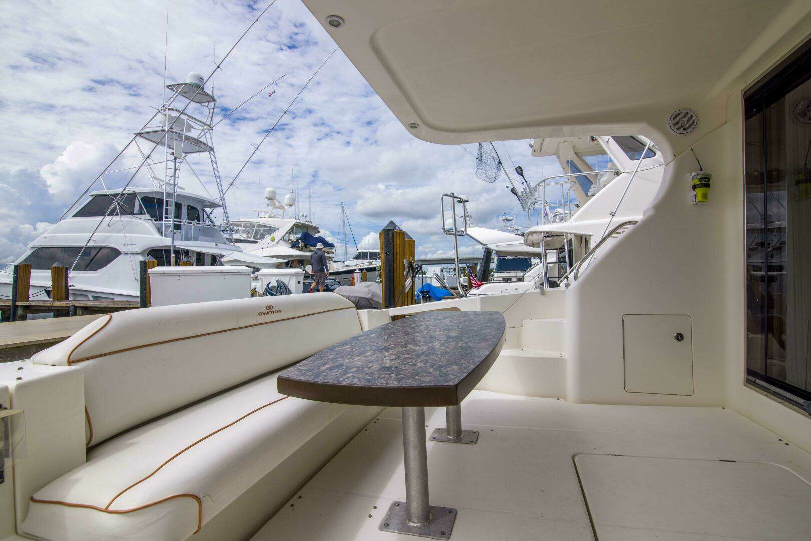 2009 Silverton 52 Ovation - Image 20