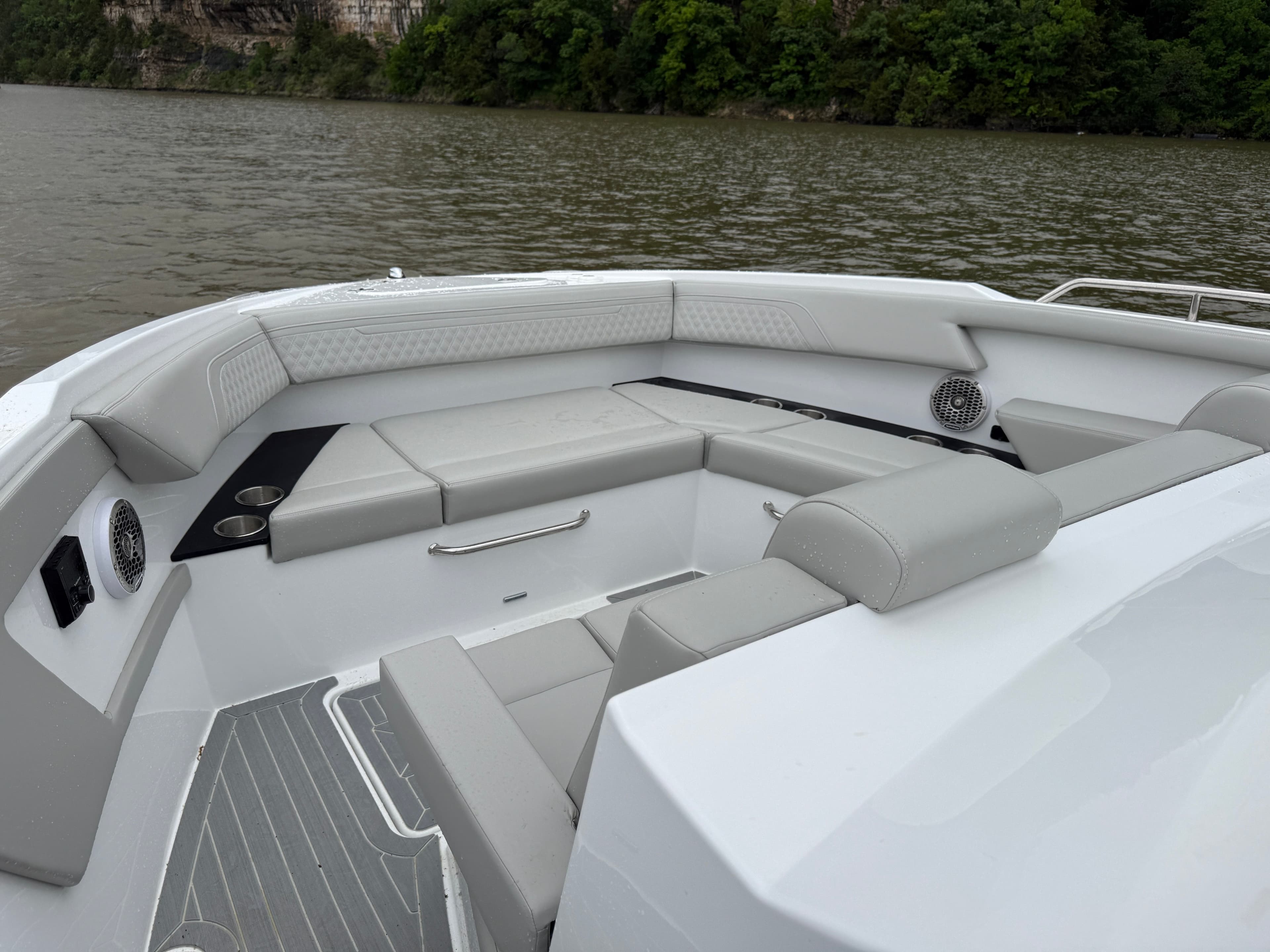2026 Cruisers Yachts 34 GLS OB - 19