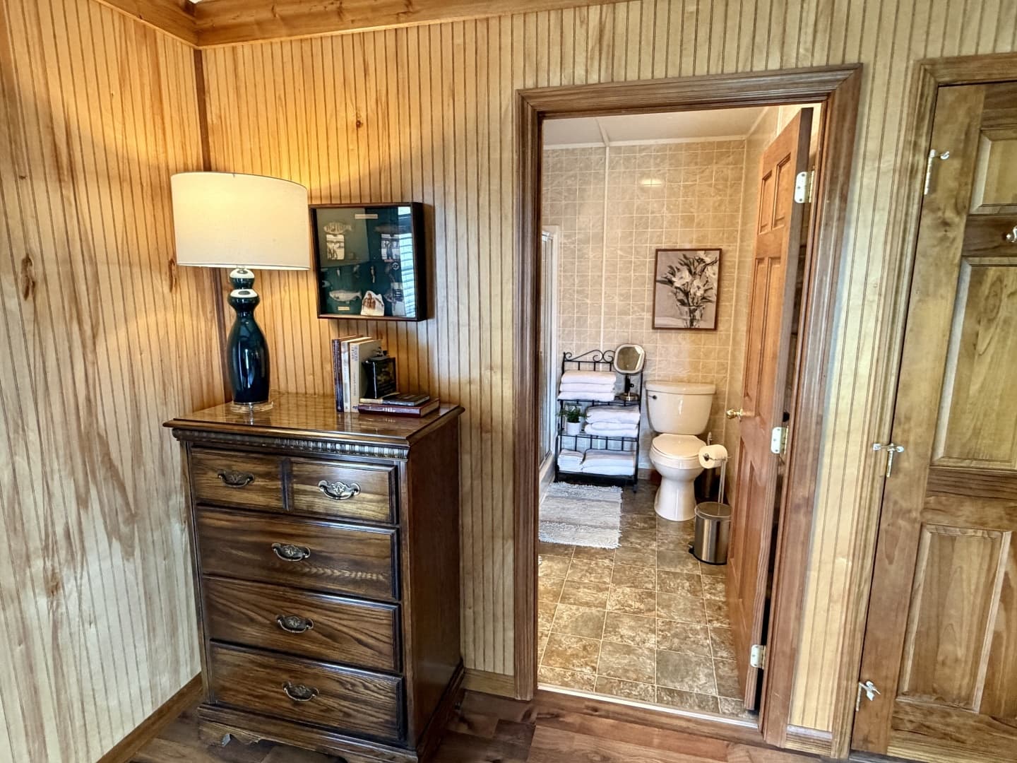 2002 Custom 20 x 53 Floating Cabin - Approx 999/sqft - Image 73