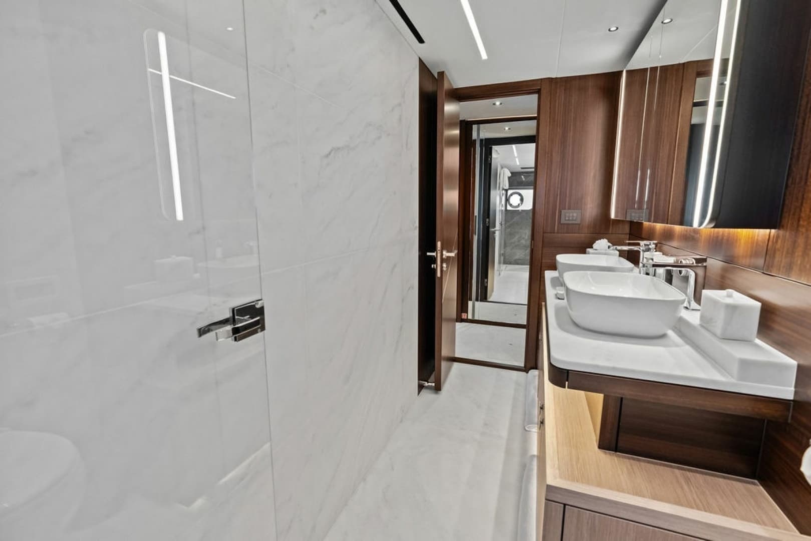 2026 Sunseeker 88 Yacht - Image 71