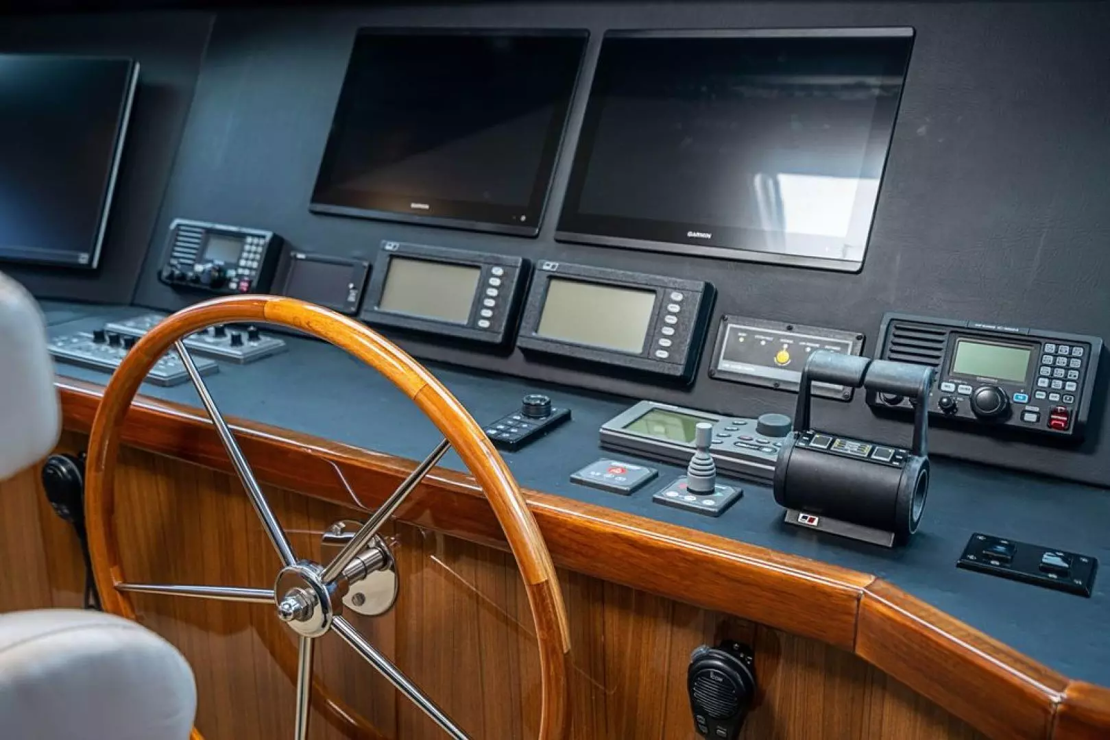 2007 Viking Enclosed Bridge - Image 38