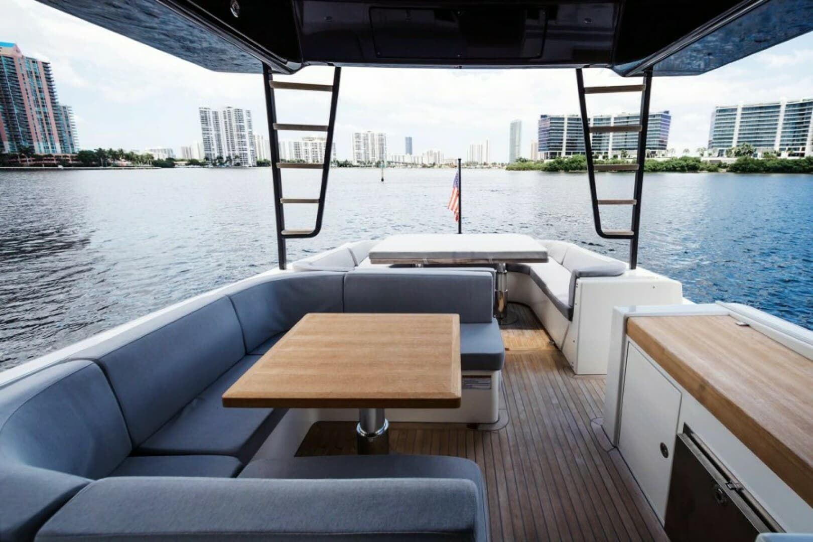 2019 Bluegame BG62 - Image 14