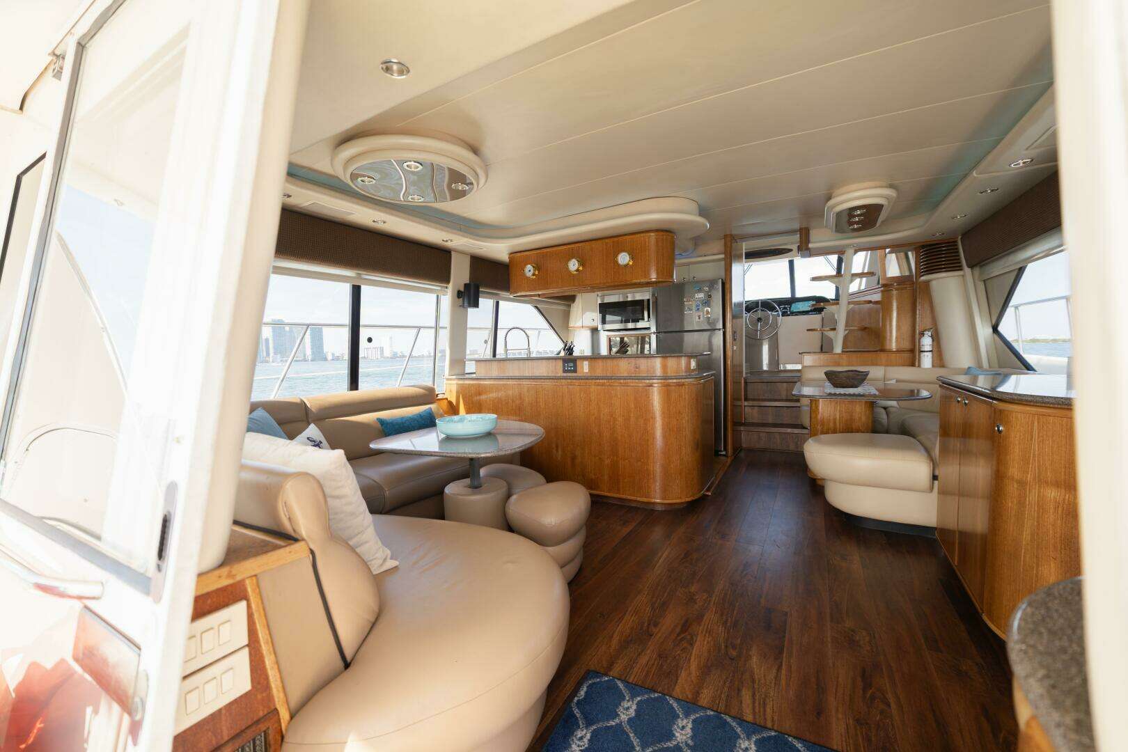 1999 Bayliner 5788 - Image 11