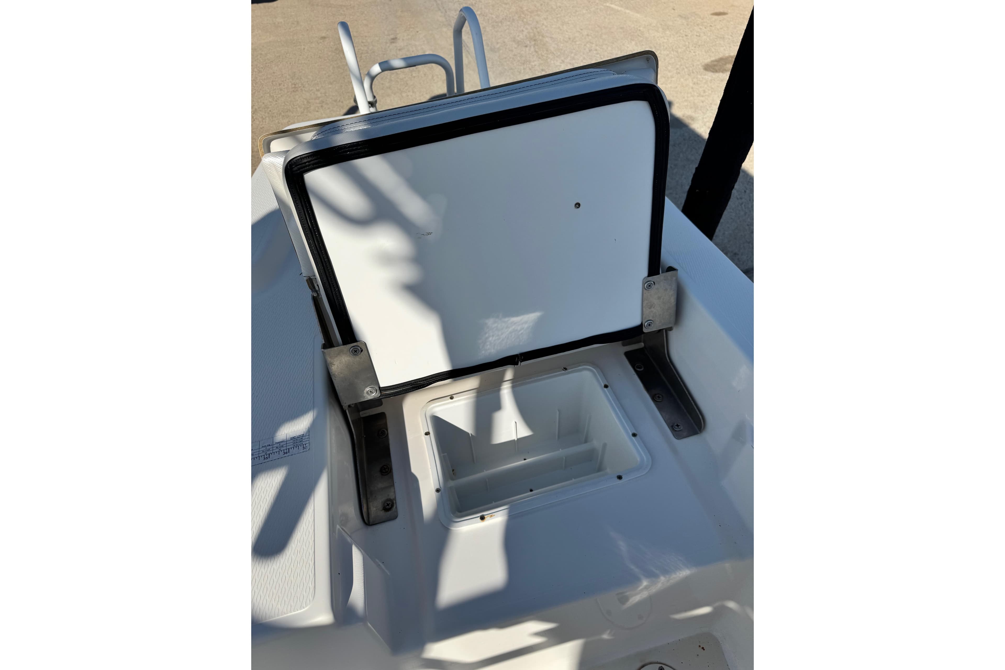 2016 Blue Wave 2200 STL RISER boat storage compartment open.