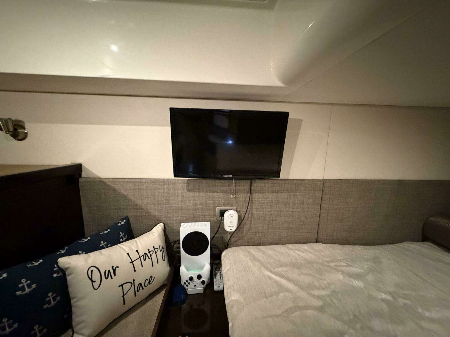 2017 Sea Ray 400 Sundancer - Image 32
