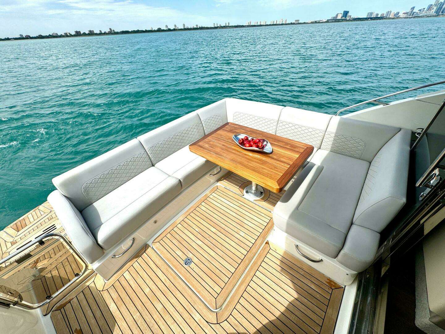 2017 Sea Ray 510 Sundancer - Image 52