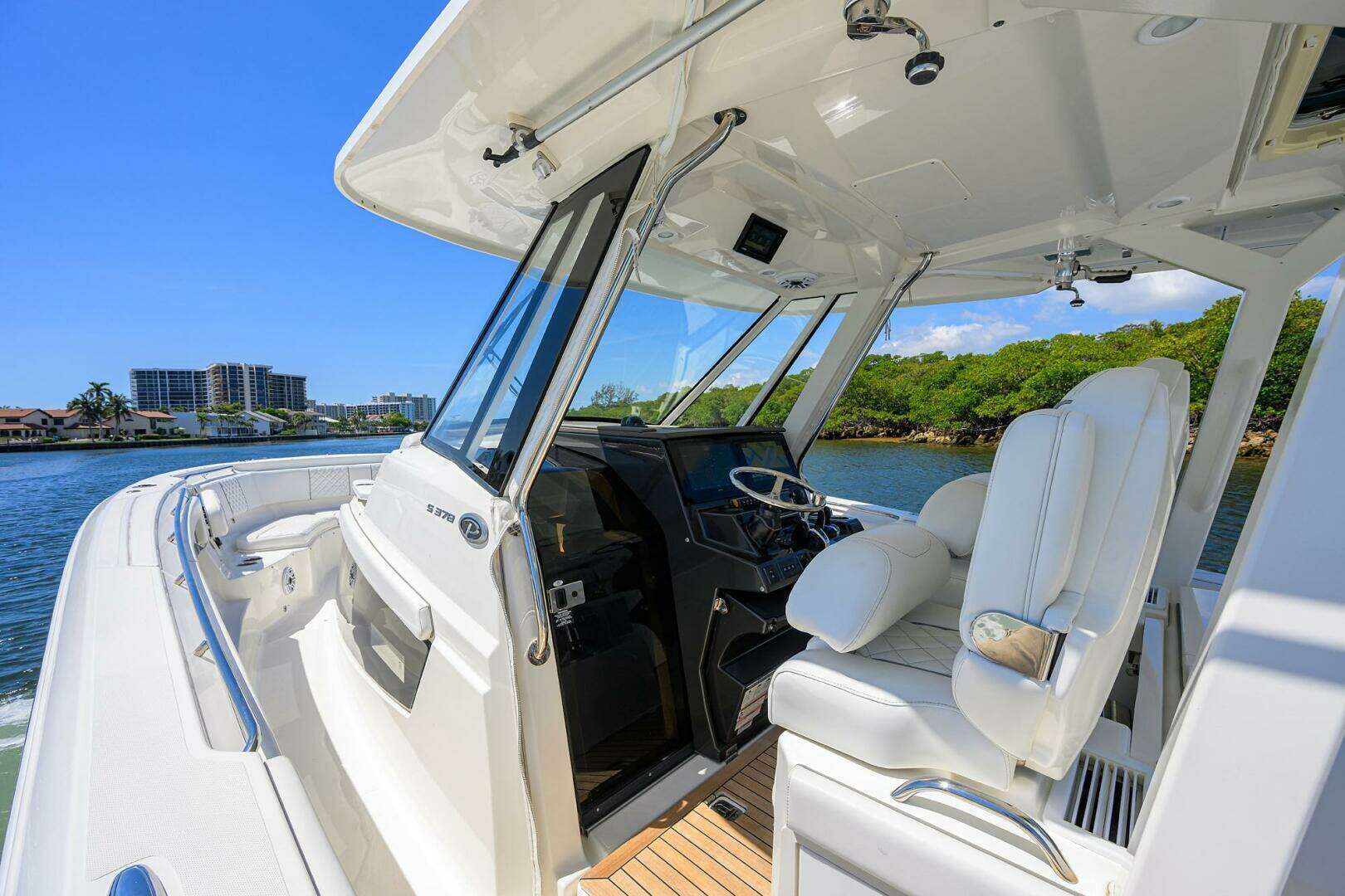 2021 Pursuit S 378 Sport - Image 10