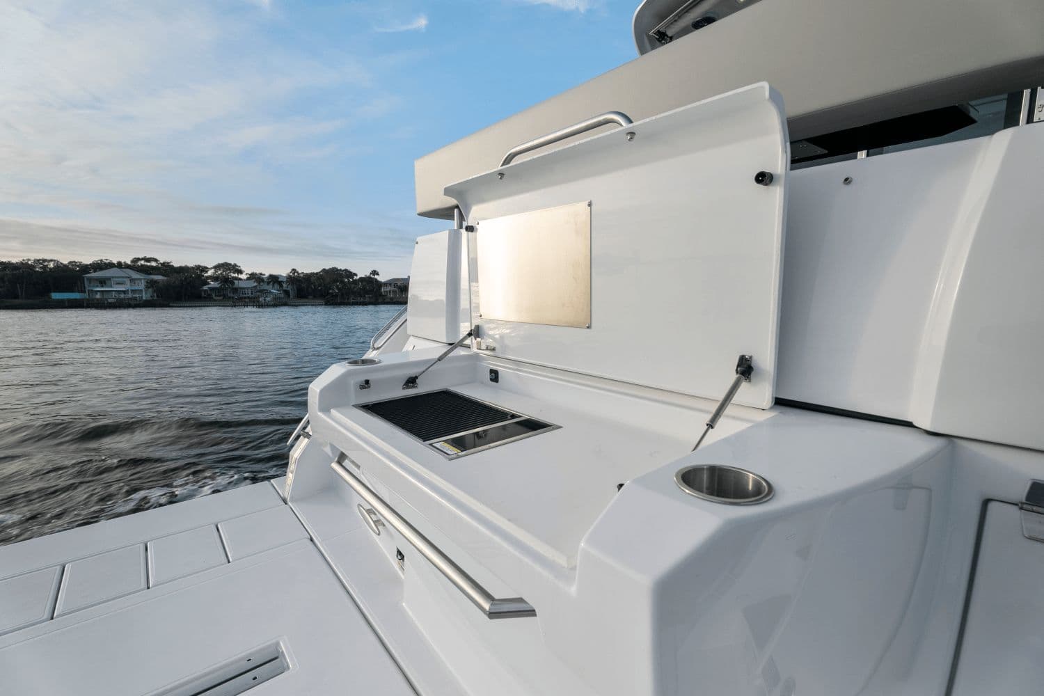 2026 Cruisers Yachts 50 Cantius - 43