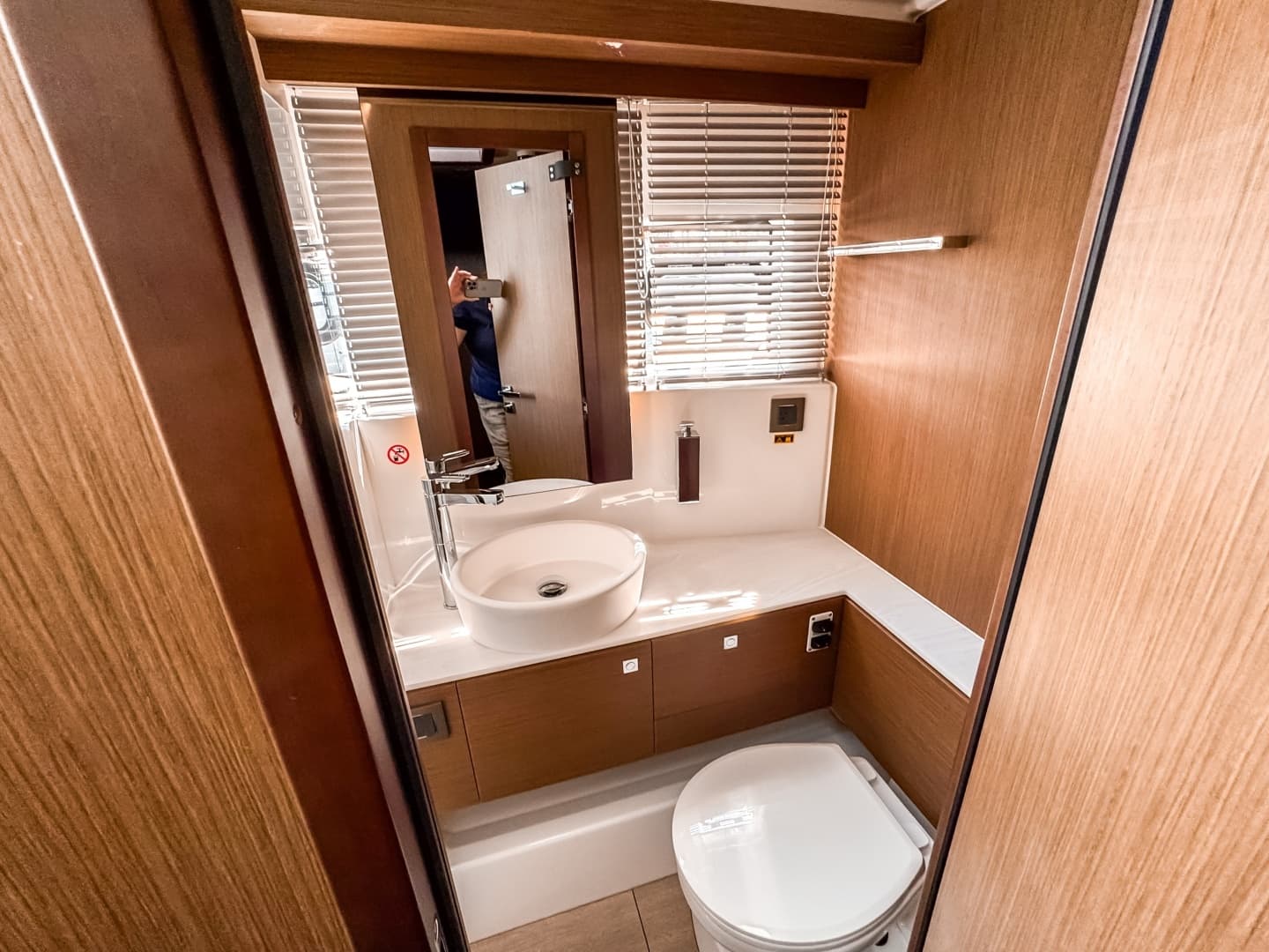 2026 Wellcraft 44 Explorer - Image 38
