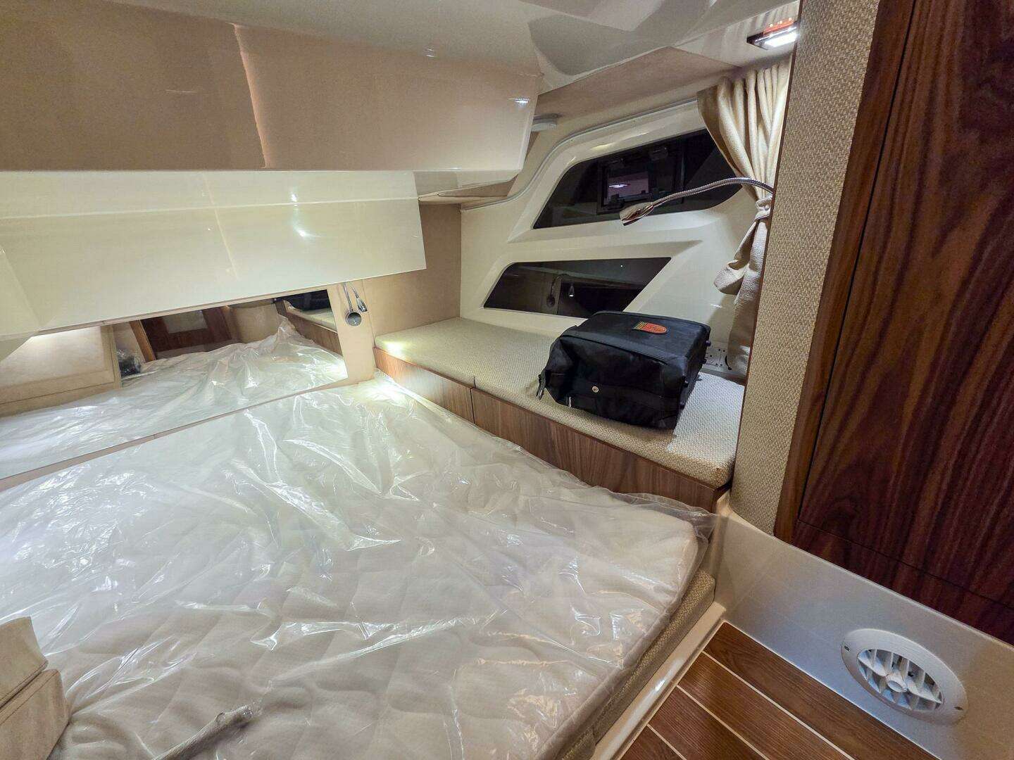 2026 Marex 330 Scandinavia - Image 17