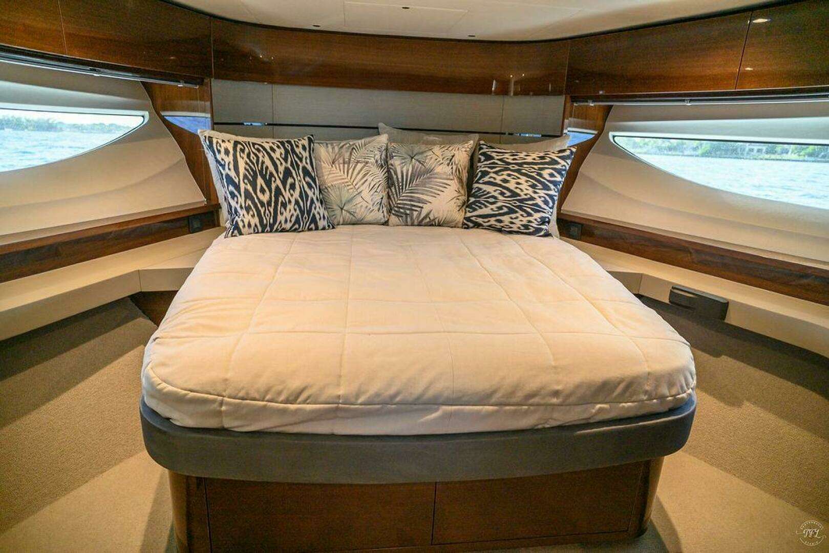 2021 Princess S62 - Image 32
