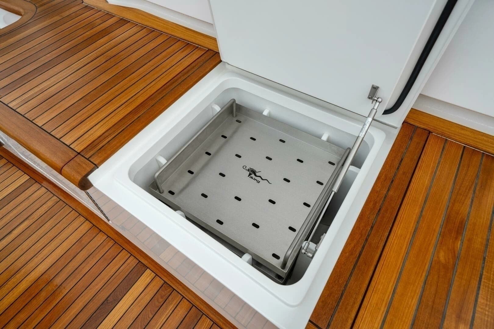 2027 Viking 74  Convertible - Image 30