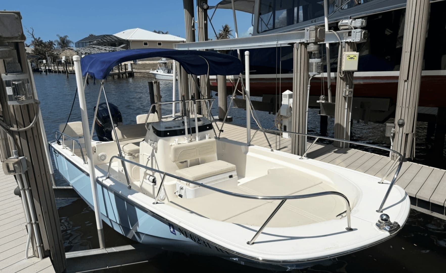 2023 Boston Whaler 190 Montauk - Image 7