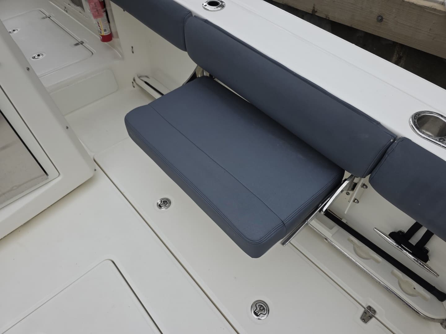 2021 Boston Whaler 420 Outrage - Image 95