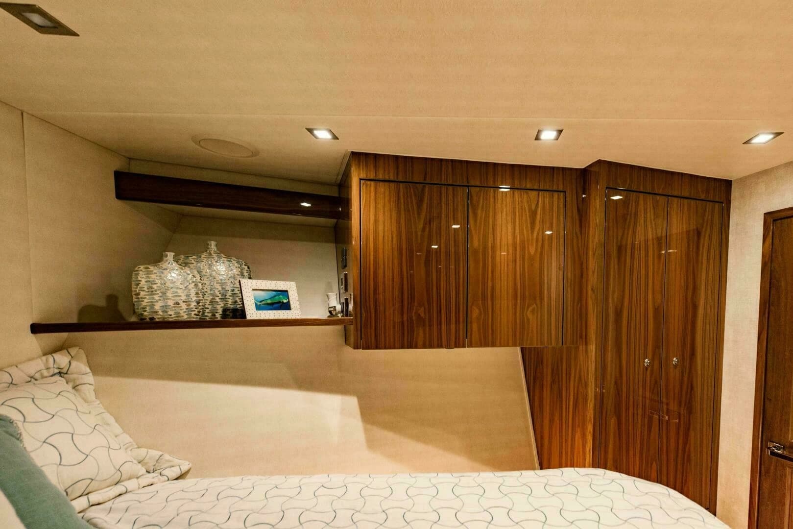 2020 Viking 72 Enclosed Bridge - Image 25