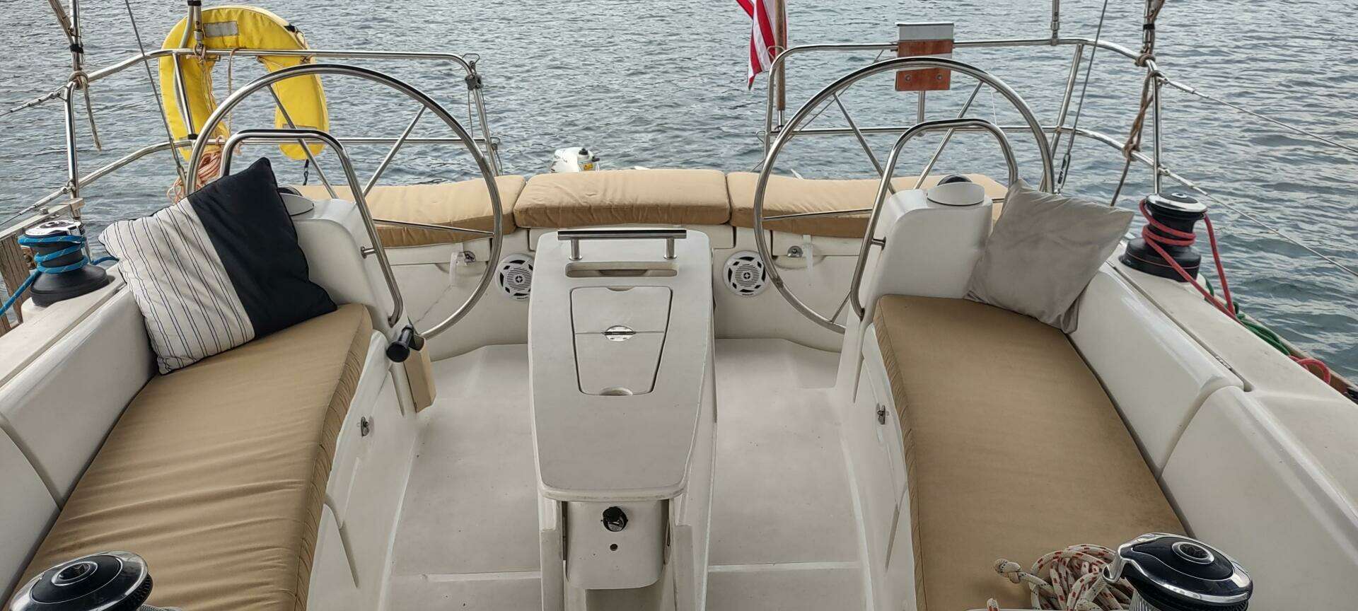 2011 Beneteau Oceanis 43 - Image 5