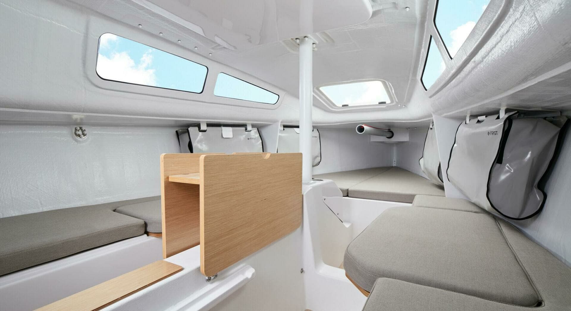 2025 Beneteau First 24 - Image 3
