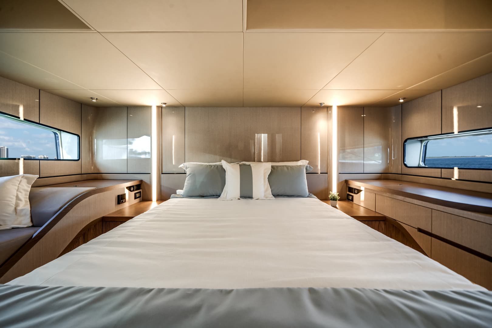 2026 Cruisers Yachts 57 FLY - Image 52