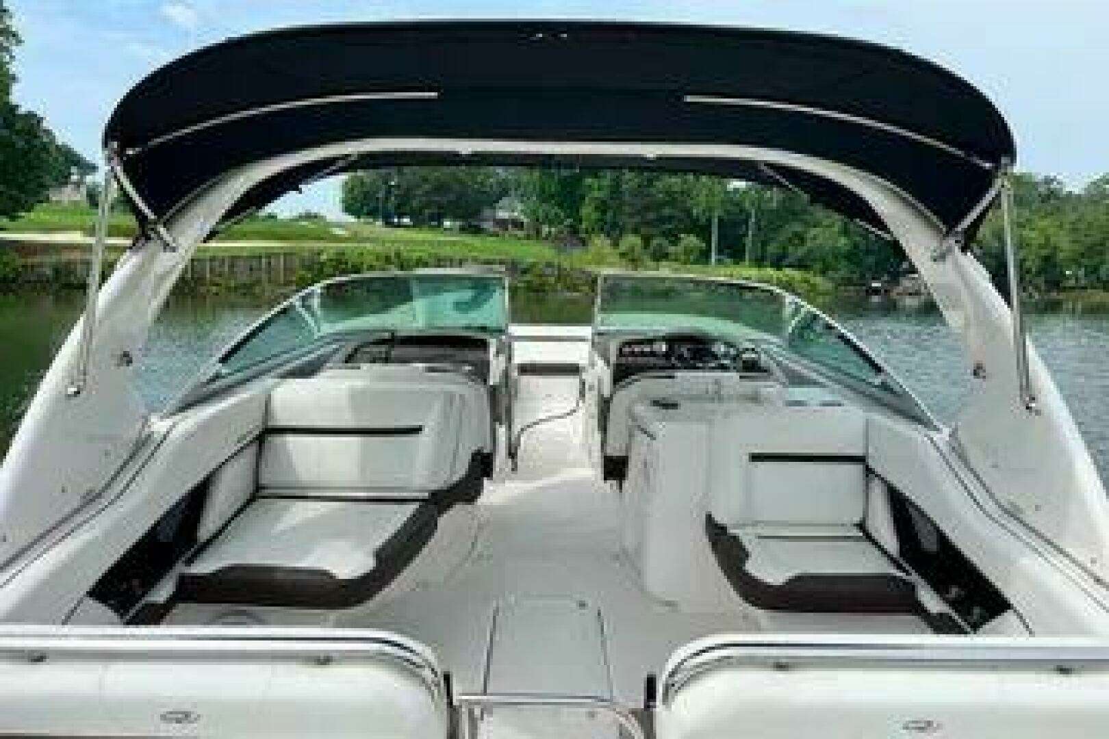 2016 Regal 3200 Bowrider - Image 3