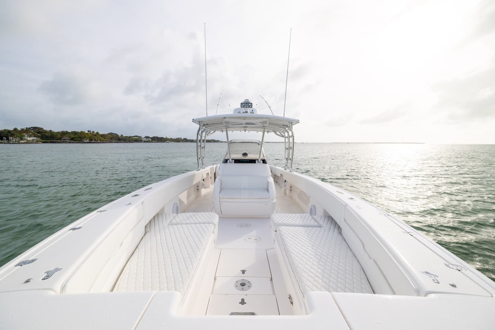 2011 Intrepid 370 Open - Image 17