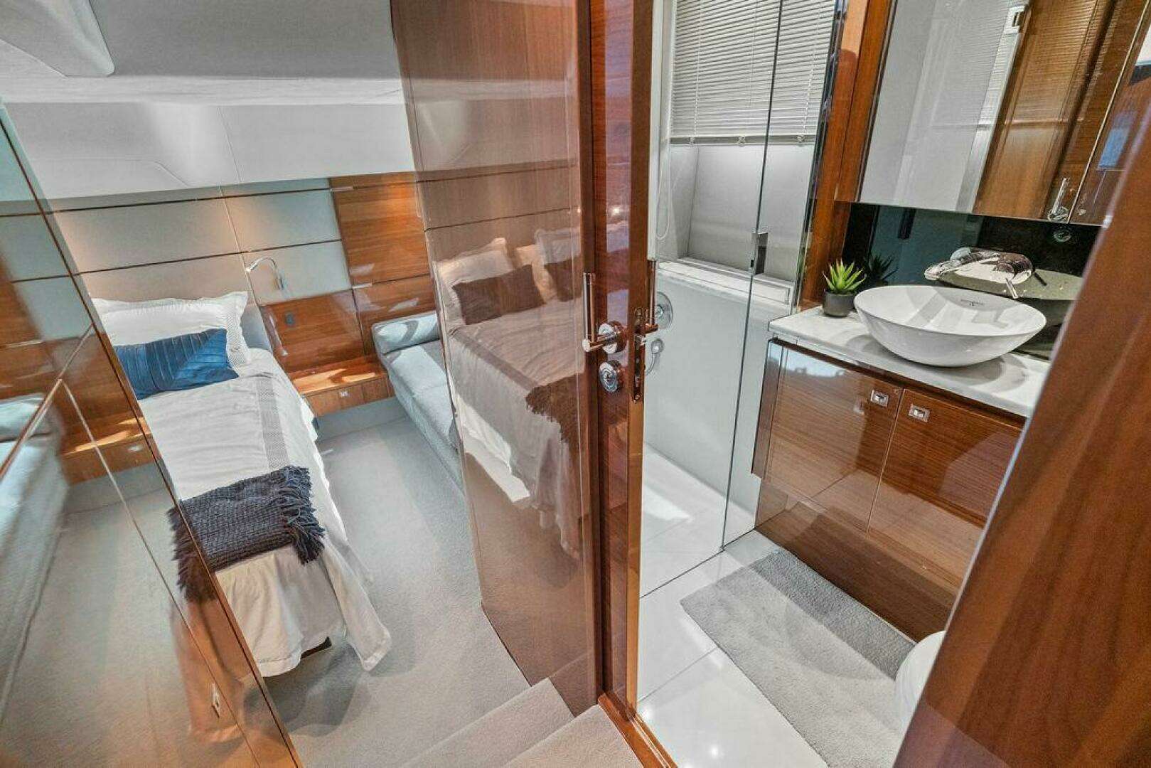 2016 Princess 60 Flybridge Motor Yacht - Image 41