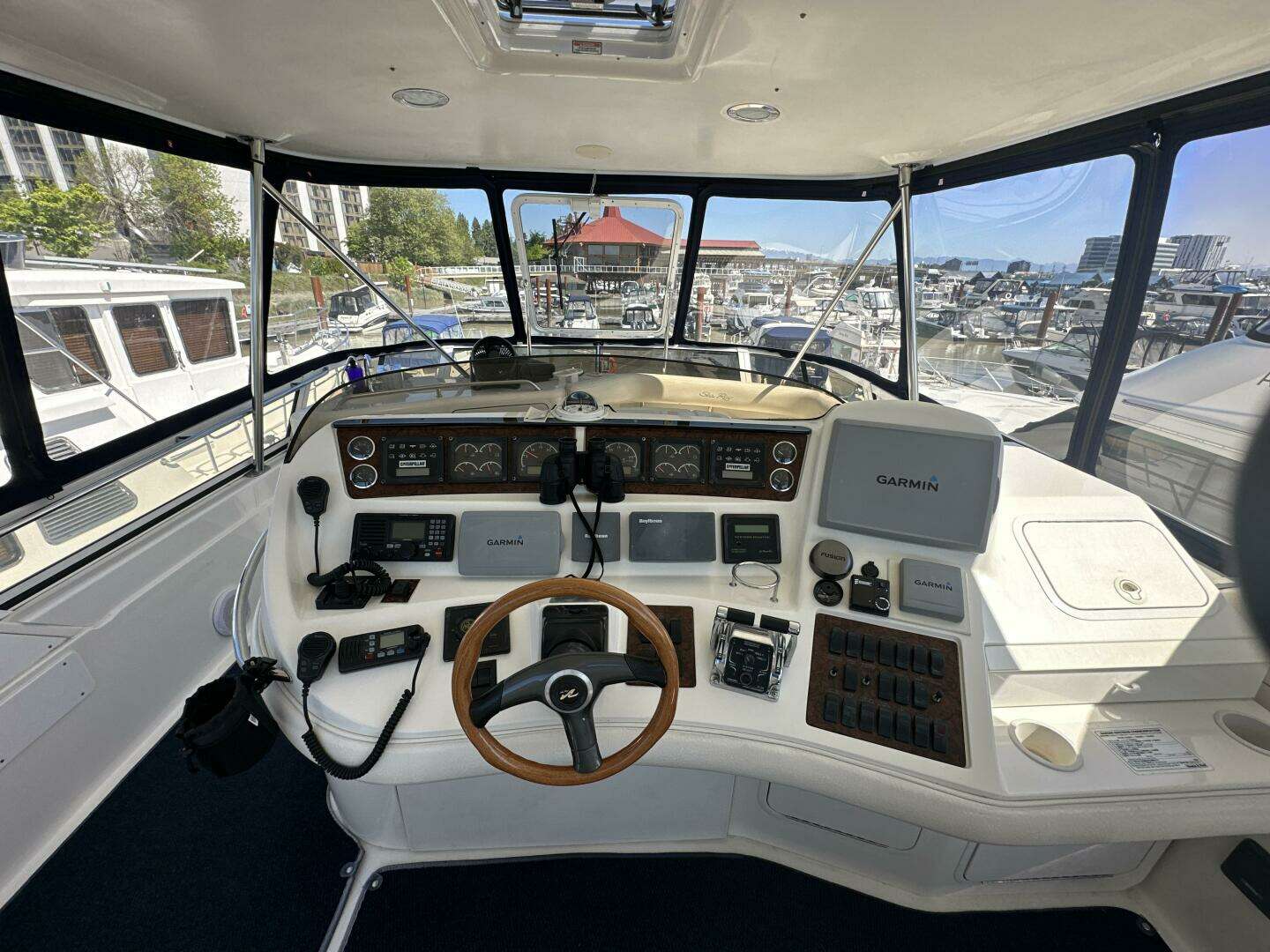 2000 Sea Ray 480 Sedan Bridge - Image 25