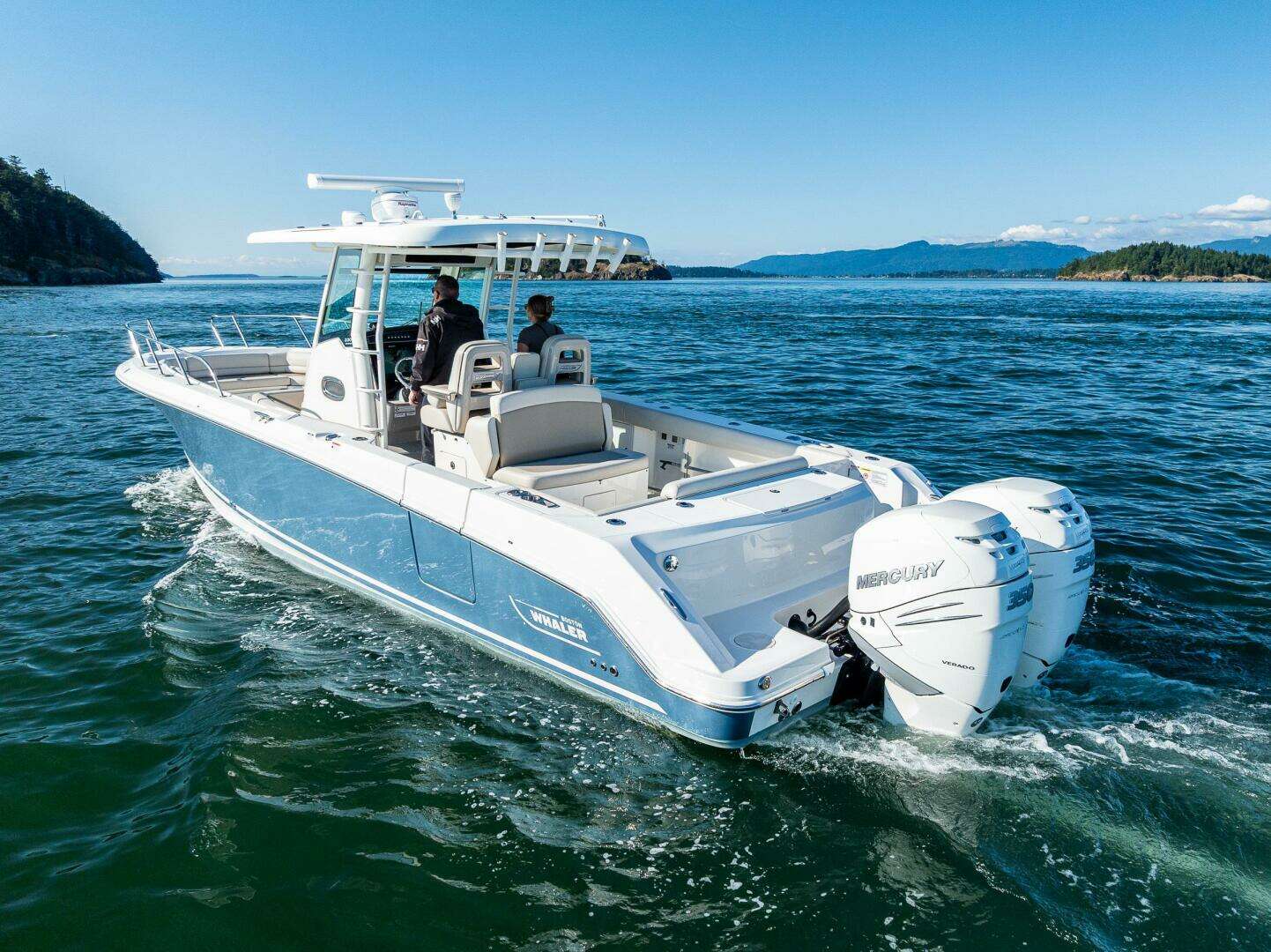 2017 Boston Whaler 330 Outrage - Image 12