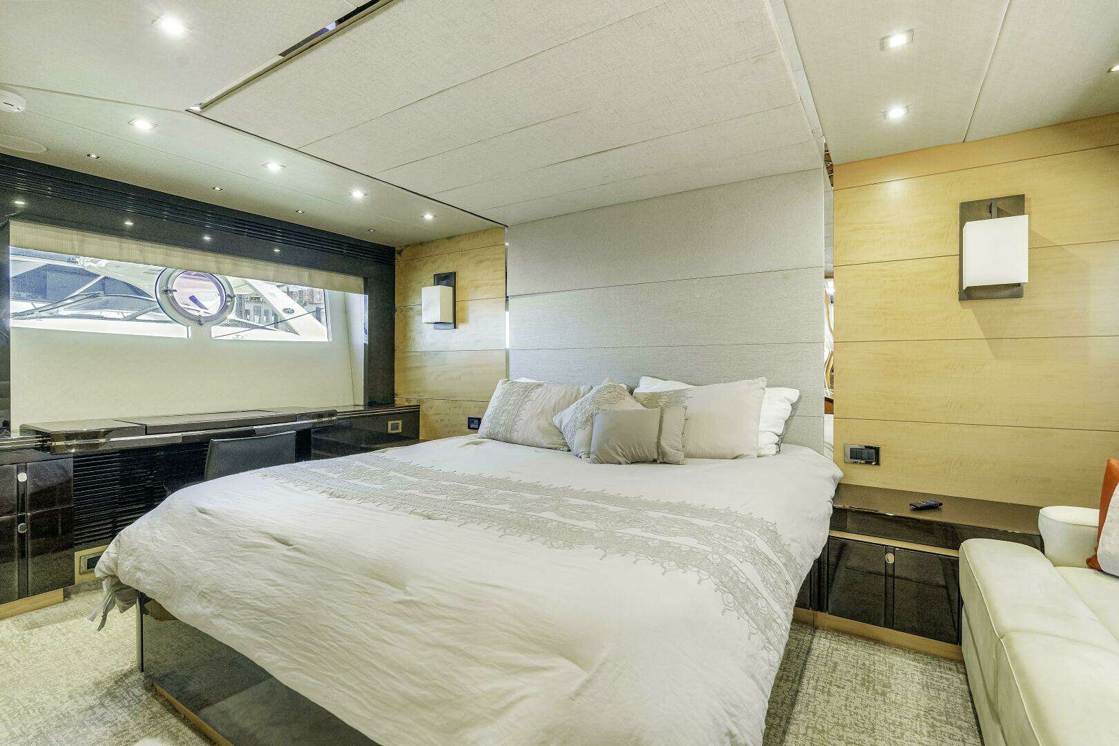 2014 Sunseeker Predator - Image 24