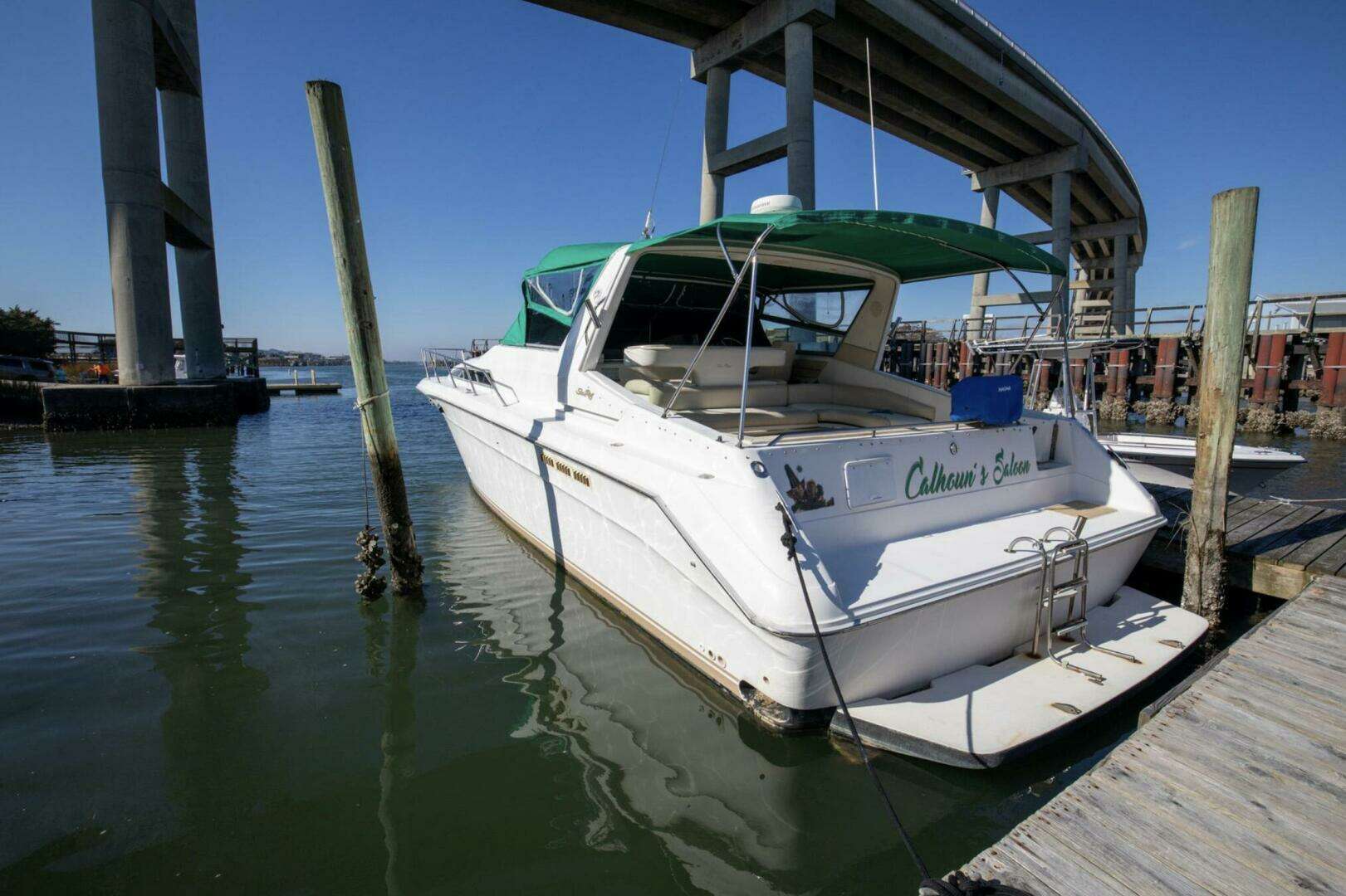 1990 Sea Ray 420 Sundancer - Image 9