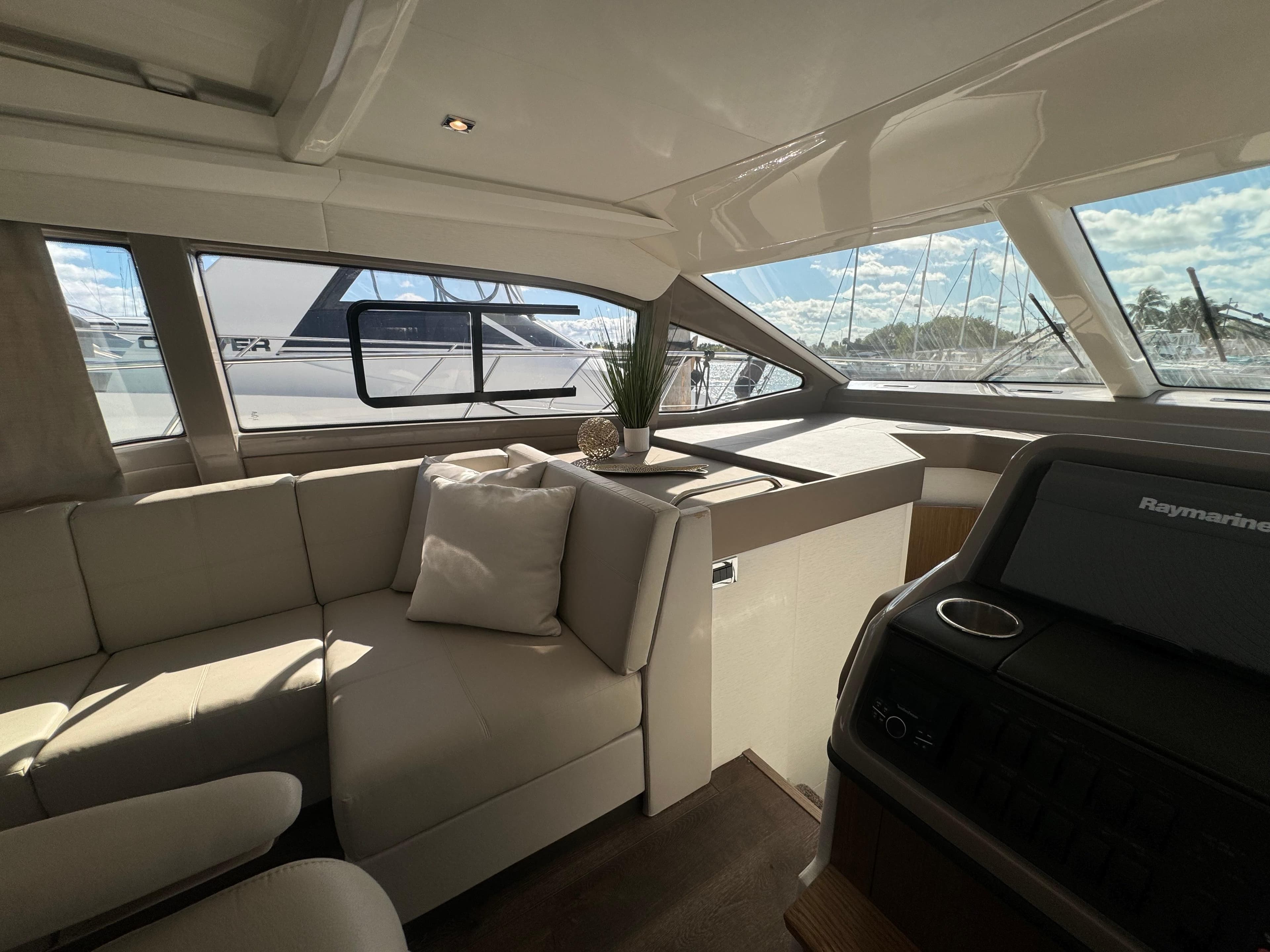 2017 Sea Ray Sundancer - 56