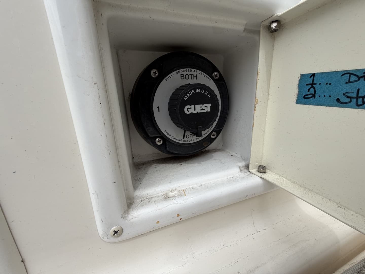 1998 Rinker 266 Fiesta Vee - Image 23