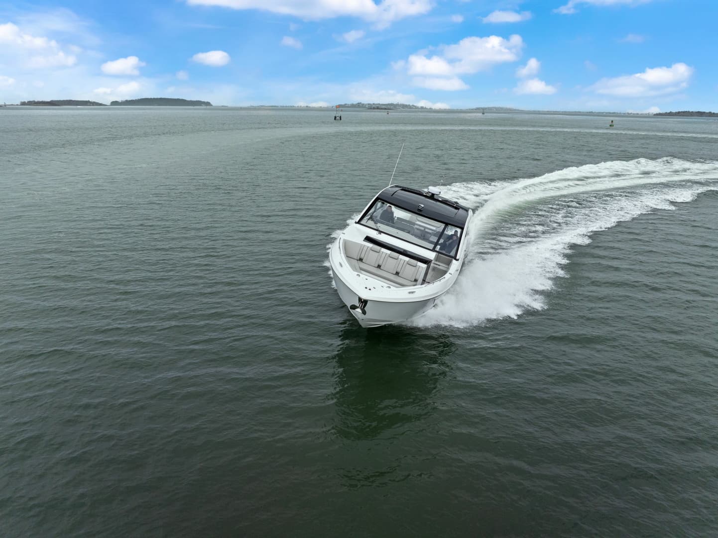 2026 Cruisers Yachts 50GLS OB - Image 60