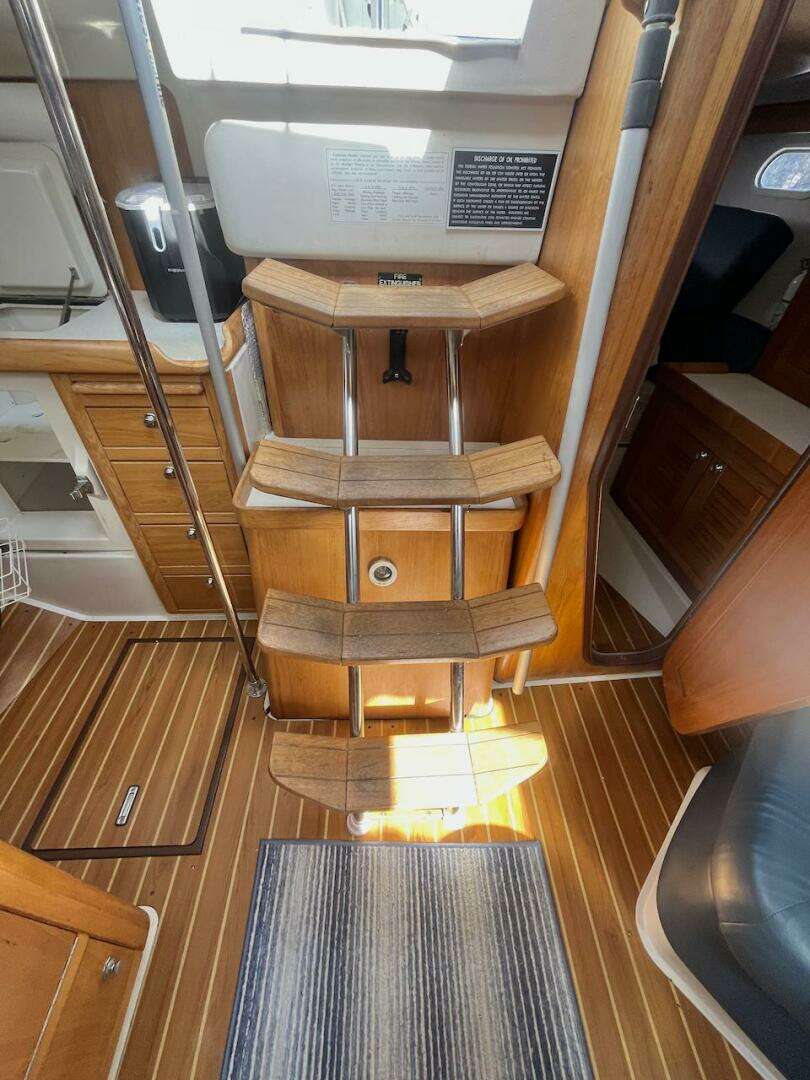 2003 Catalina 350 - Image 28