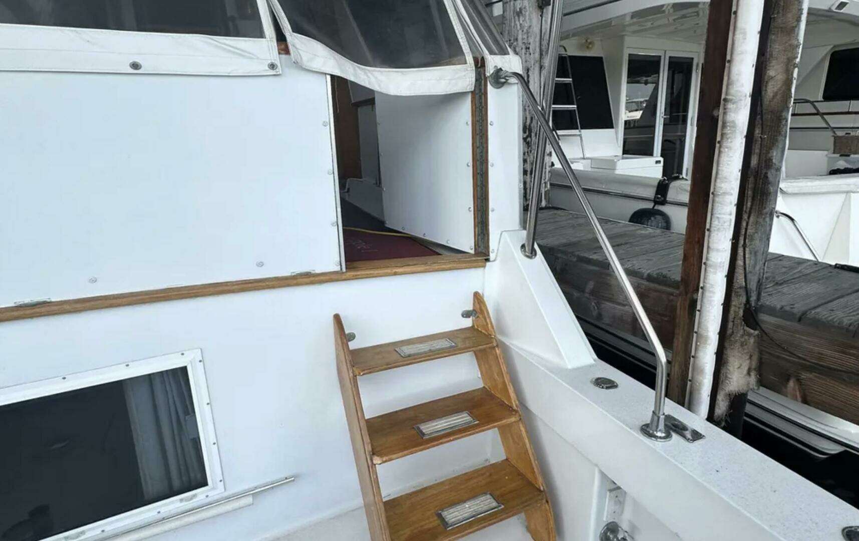 1974 Hatteras 58 Yachtfish - Image 6
